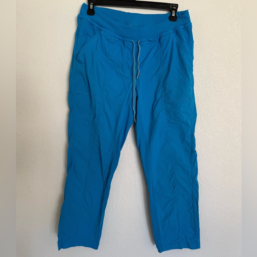 Lululemon Street To Studio Crop Beach Blanket Blue